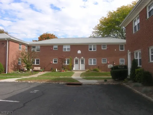 $2,400 | 1163 Valley Road, Unit B, Wayne, NJ 07470