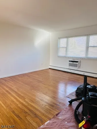 $2,400 | 1163 Valley Road, Unit B, Wayne, NJ 07470