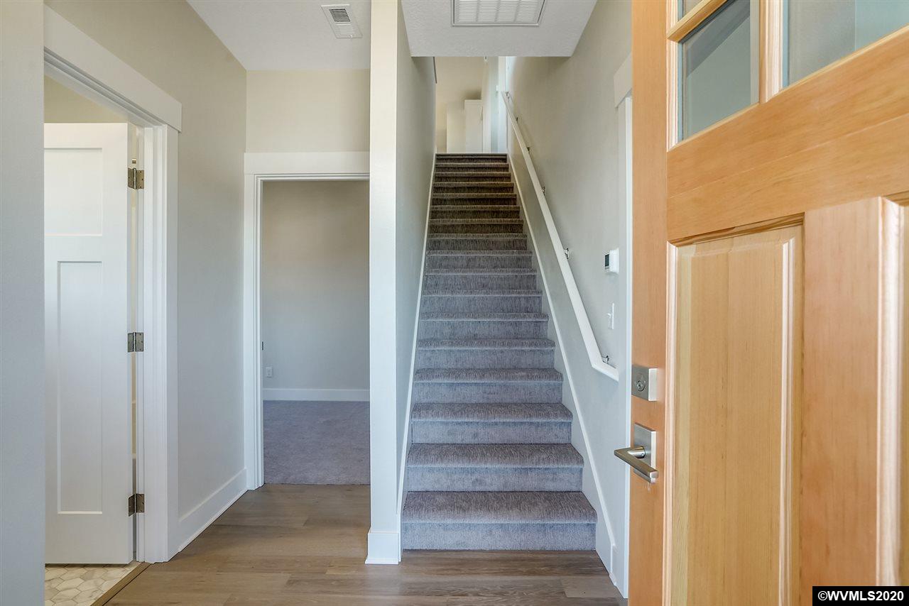 1534 Strong Road Southeast Salem, OR 97302 - Photo 5 of 35 Gallery Image 5