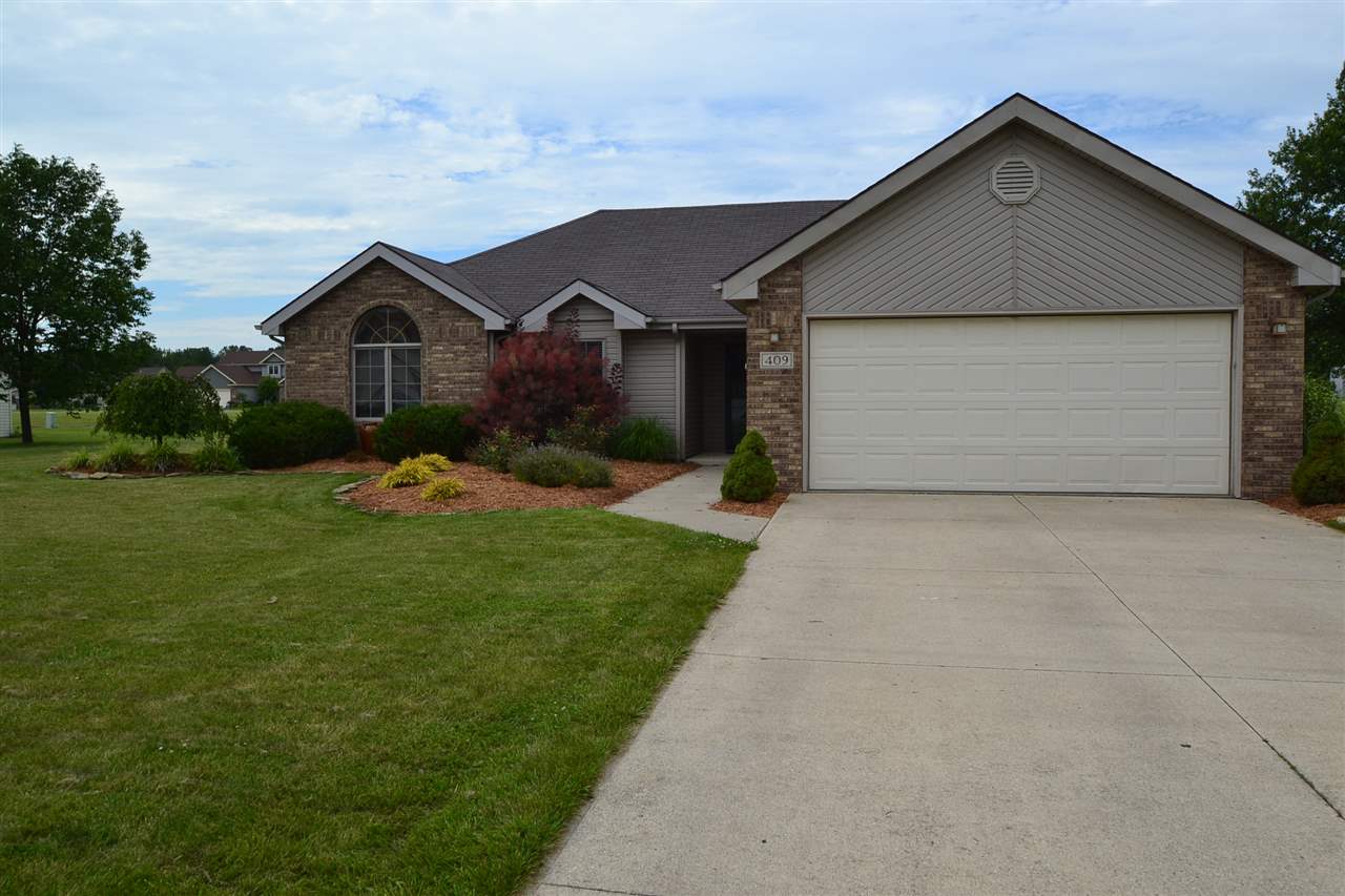 409 West Liberty Street Butler, IN 46721 - Photo 1 of 25