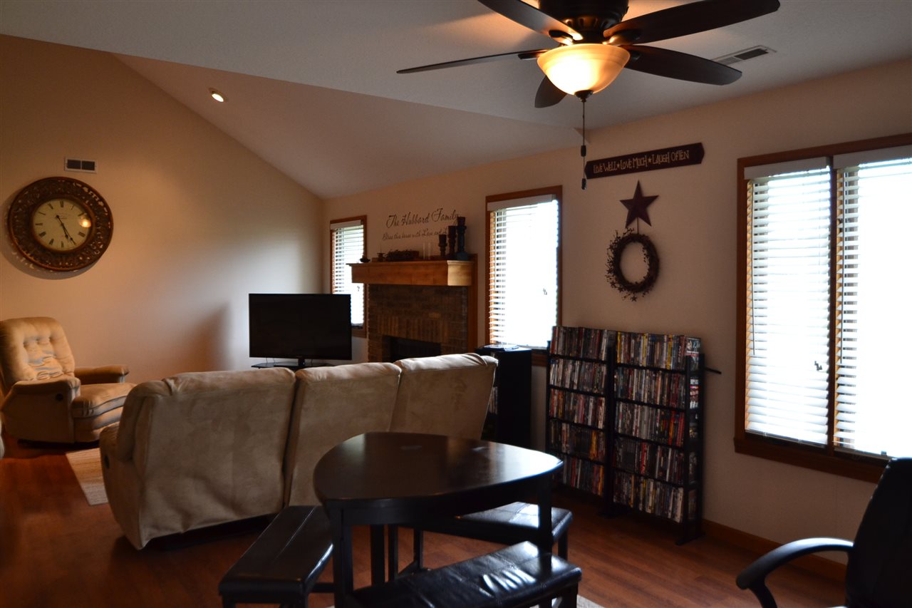 409 West Liberty Street Butler, IN 46721 - Photo 12 of 25