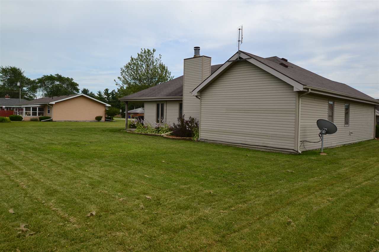 409 West Liberty Street Butler, IN 46721 - Photo 8 of 25