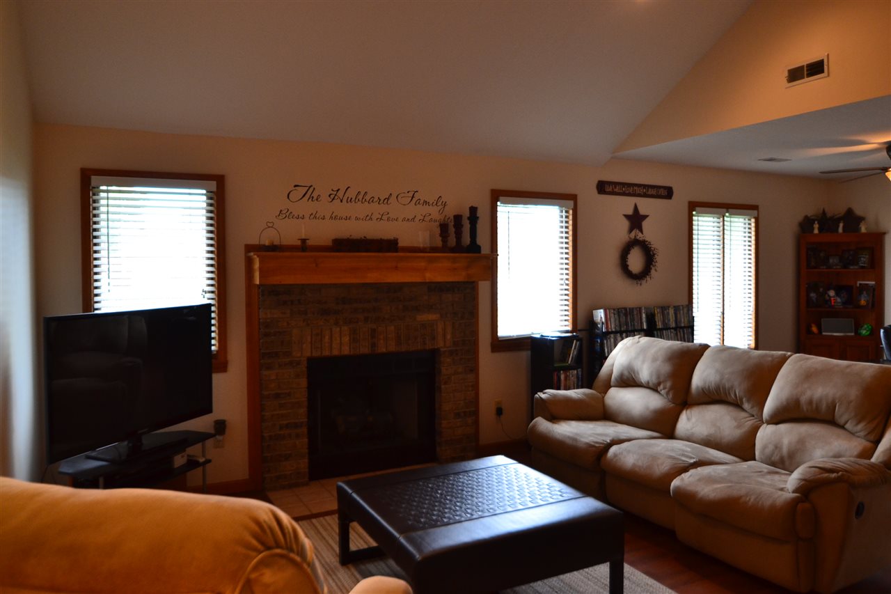 409 West Liberty Street Butler, IN 46721 - Photo 10 of 25