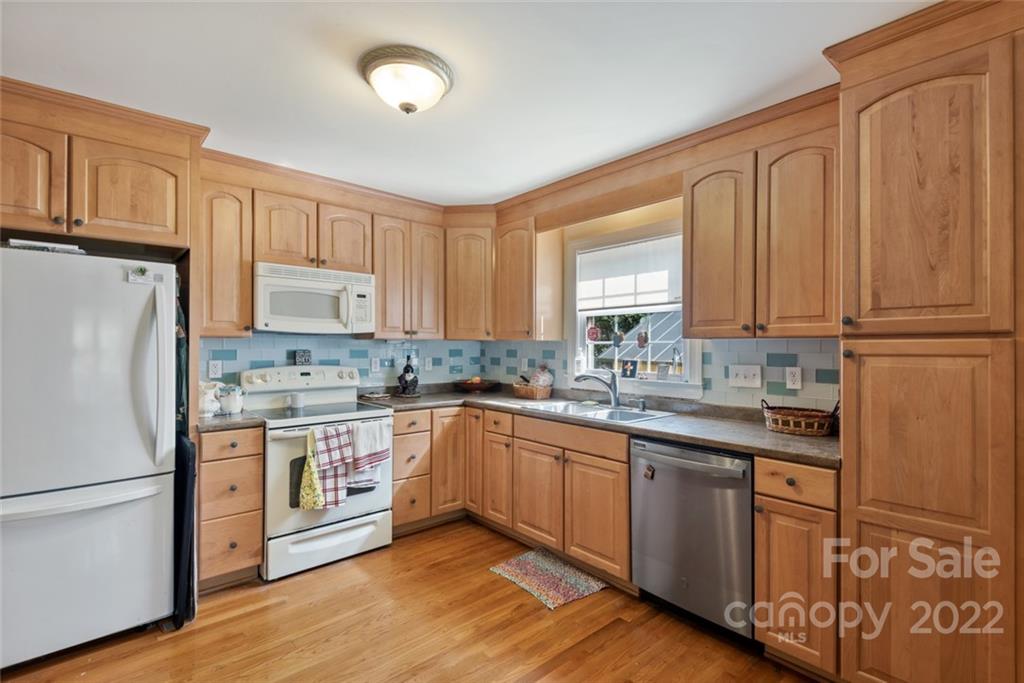 3612 Litchfield Road Charlotte, NC 28211 - Photo 8 of 17 Gallery Image 8