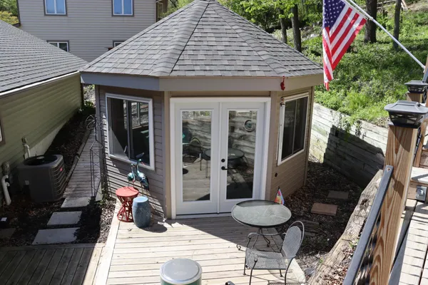 $495,000 | 398 Pleasant Hill Drive, Winona, MN 55987