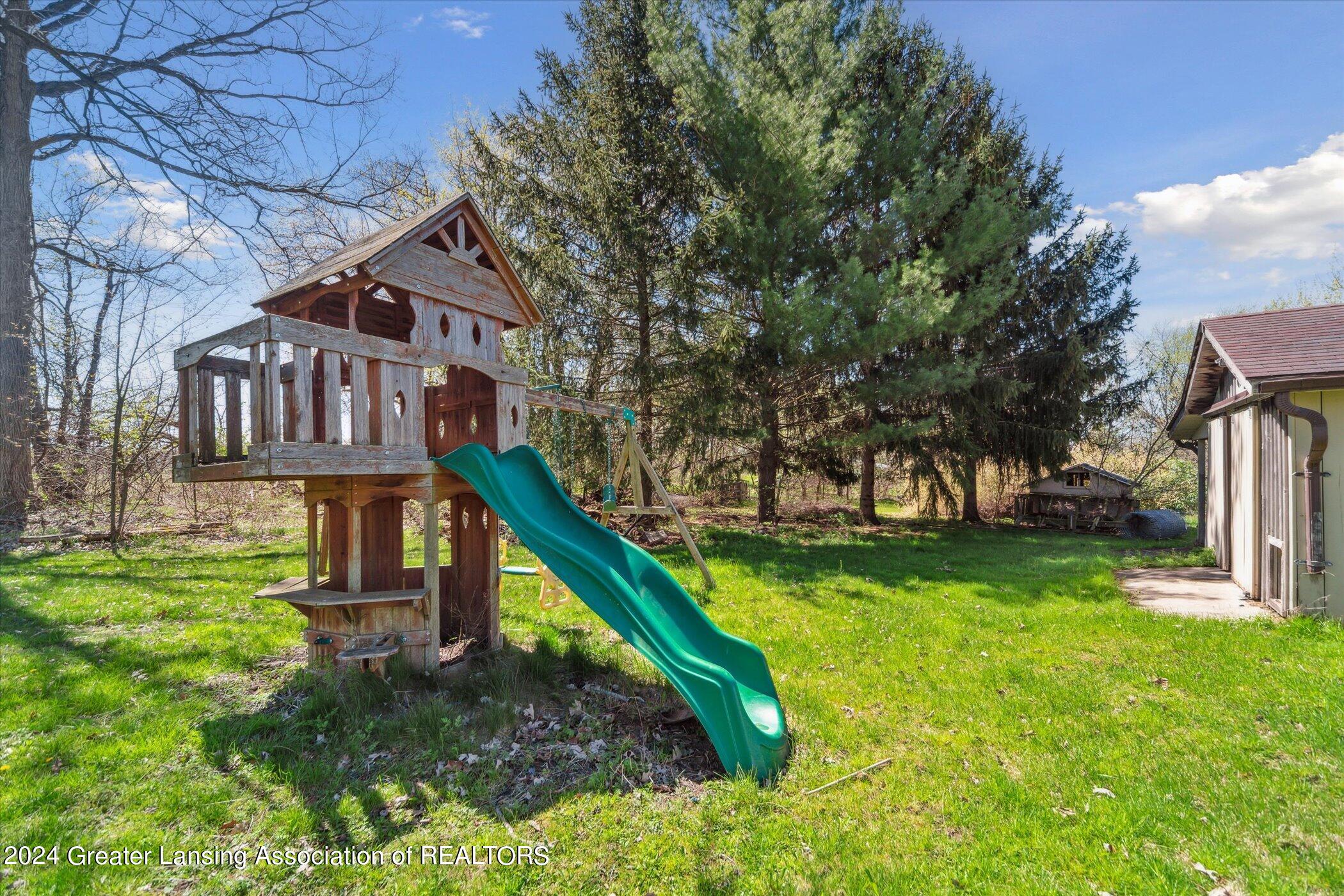 4571 West Barnes Road Mason, MI 48854 - Photo 28 of 31 32-4571-W-Barnes-Rd-Mason-MI-48854-Windo