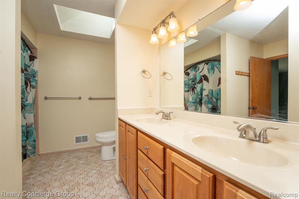 5412 Prairie View Brighton, MI 48116 - Photo 13 of 27