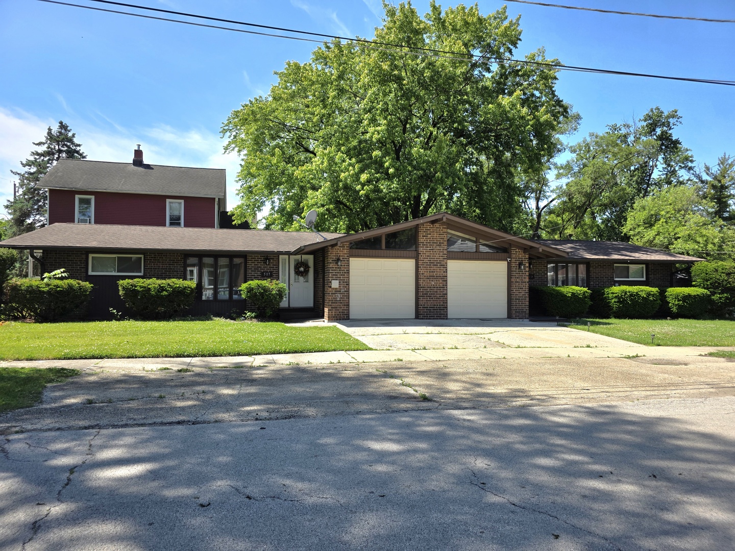 515 South Street Lockport, IL 60441 - Photo 22 of 22 a front view of a house with a yard and garage