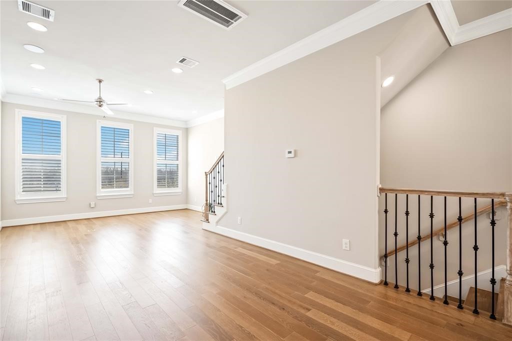 9658 Knight Road Houston, TX 77045 - Photo 2 of 19