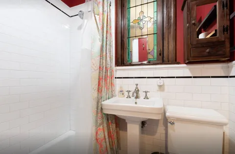 $4,000 | 1009 Willow Avenue, Unit 4L, Hoboken, NJ 07030
