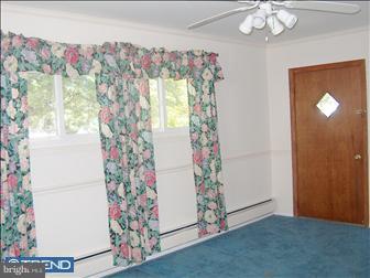 17 High Road Levittown, PA 19056 - Photo 4 of 6 Bedroom - Main