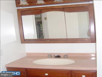 17 High Road Levittown, PA 19056 - Photo 6 of 6 Bathroom