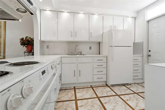 $130,000 | 1401 Northeast Miami Gardens Drive, Unit 287, Miami, FL 33179