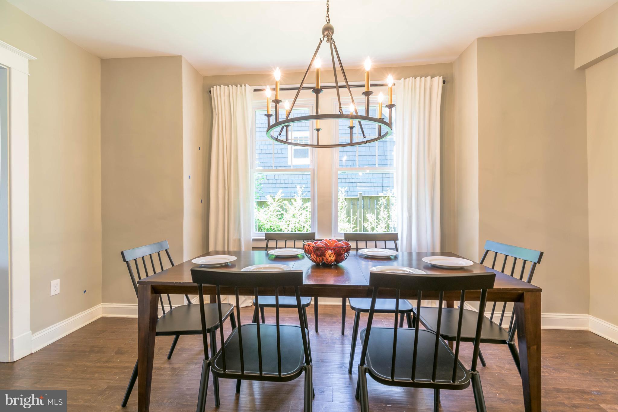 816 Cedarcroft Road Baltimore, MD 21212 - Photo 13 of 30 Dining Room with natural light