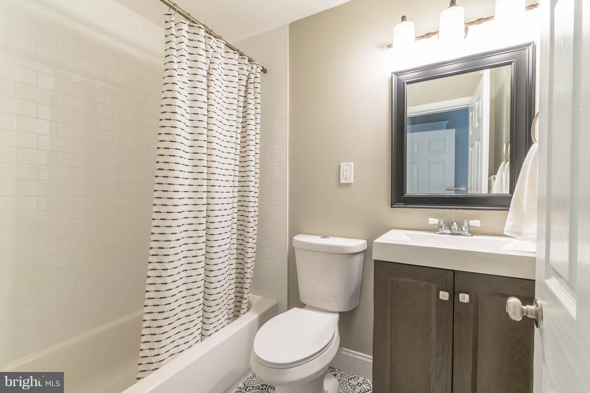 816 Cedarcroft Road Baltimore, MD 21212 - Photo 20 of 30 Full Bath on the upper level