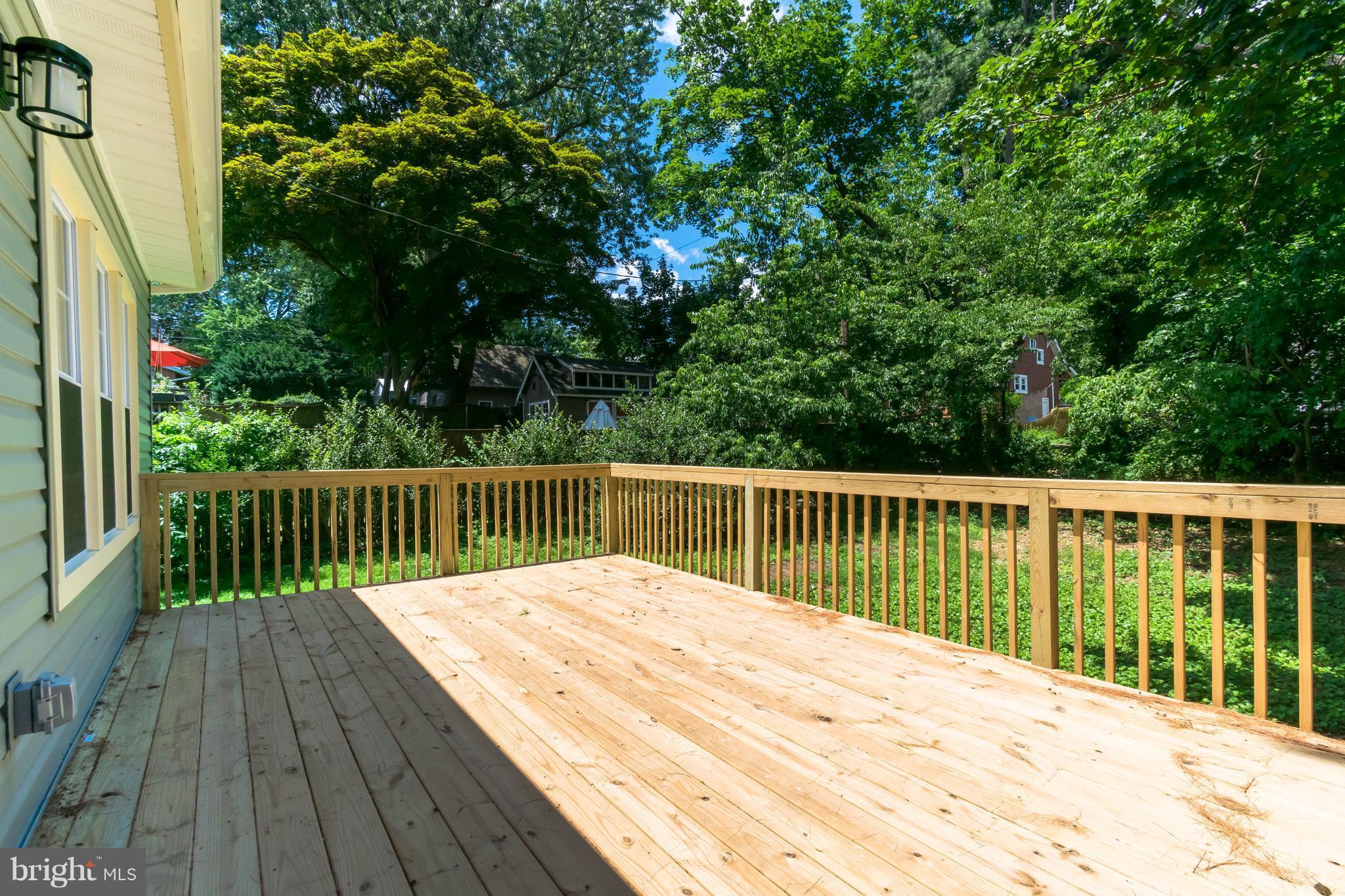 816 Cedarcroft Road Baltimore, MD 21212 - Photo 27 of 30 Oversized private deck