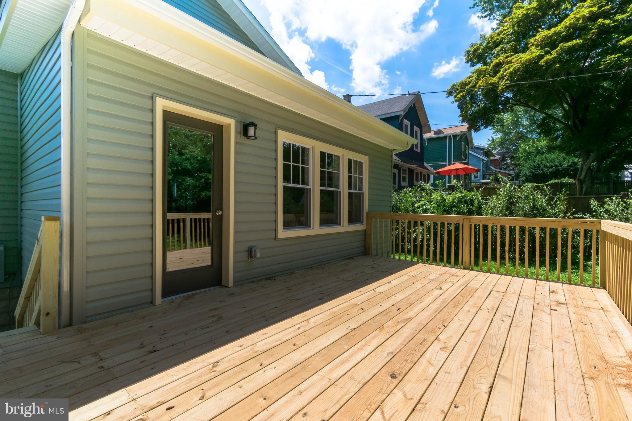 816 Cedarcroft Road Baltimore, MD 21212 - Photo 28 of 30 Deck leads to the great room