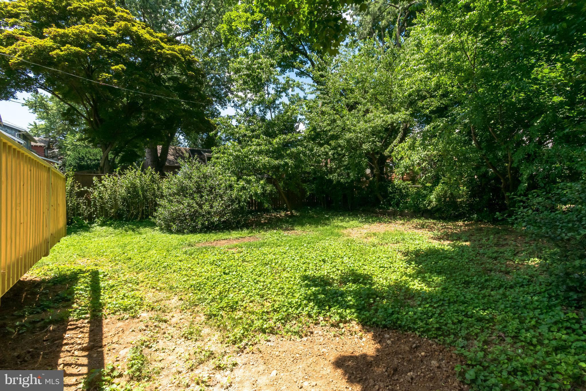 816 Cedarcroft Road Baltimore, MD 21212 - Photo 29 of 30 Private yard