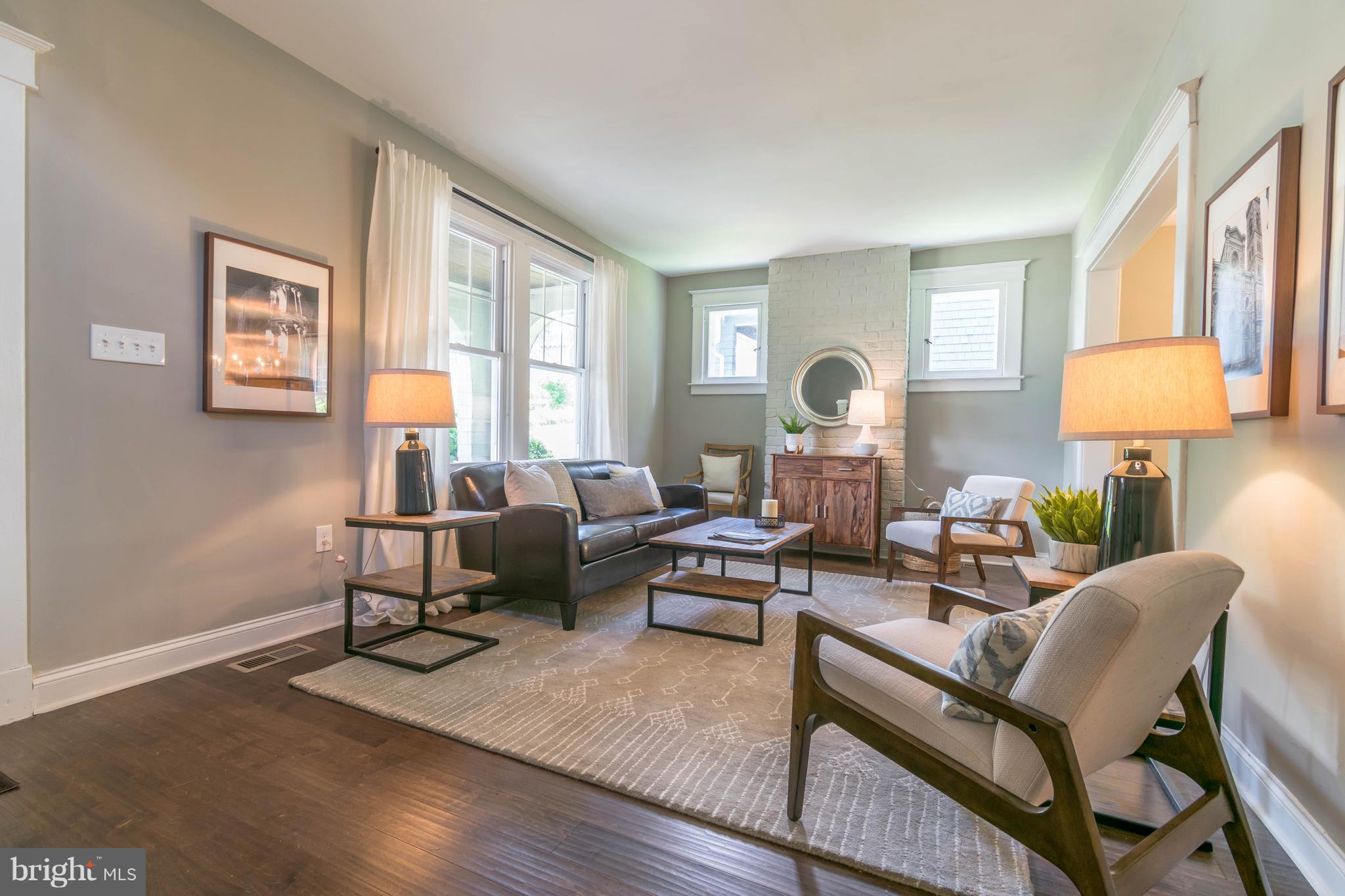816 Cedarcroft Road Baltimore, MD 21212 - Photo 6 of 30 Living Room with original details