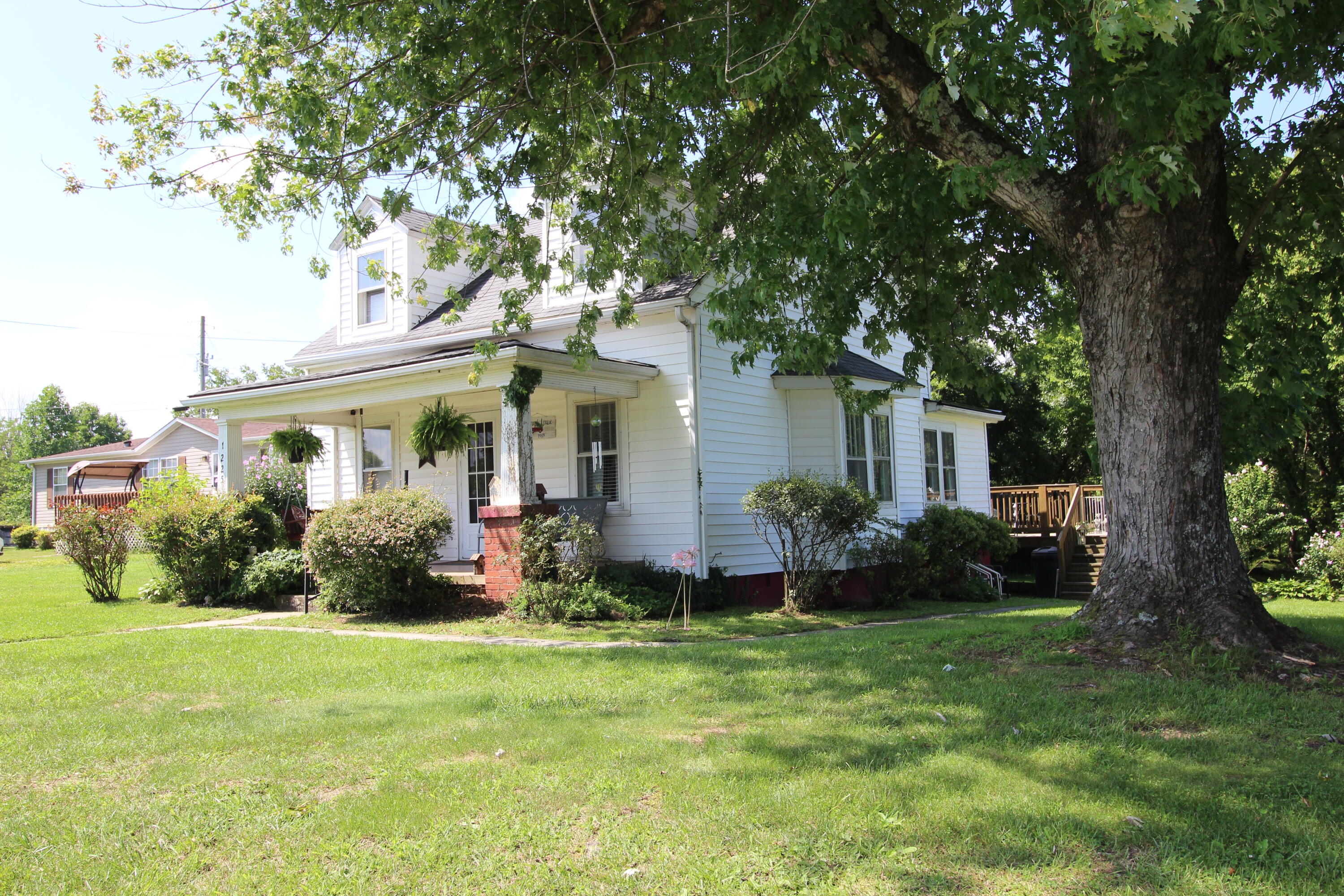1225 Winston Road Irvine, KY 40336 - Photo 3 of 68 Front View