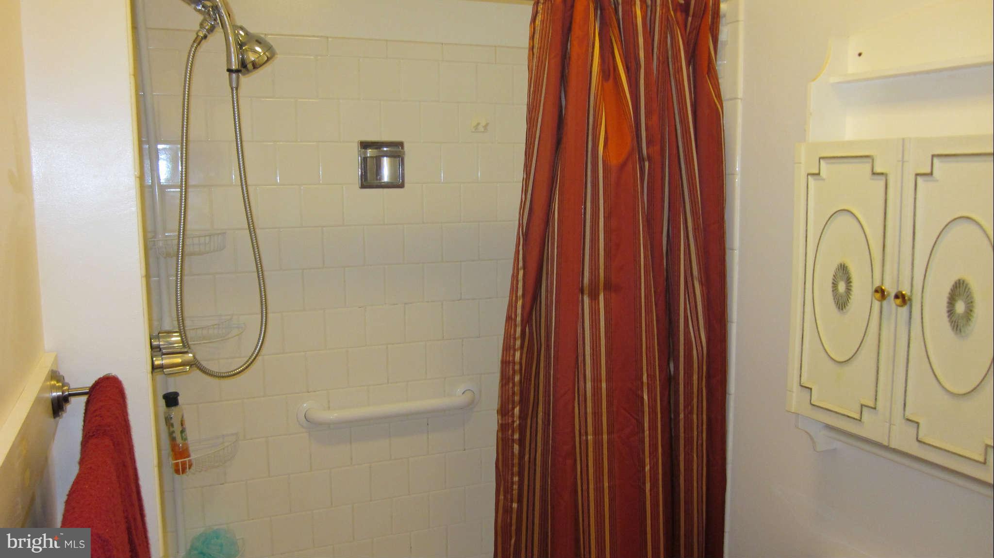 4808 Twinbrook Road Fairfax, VA 22032 - Photo 12 of 14 Bath Master