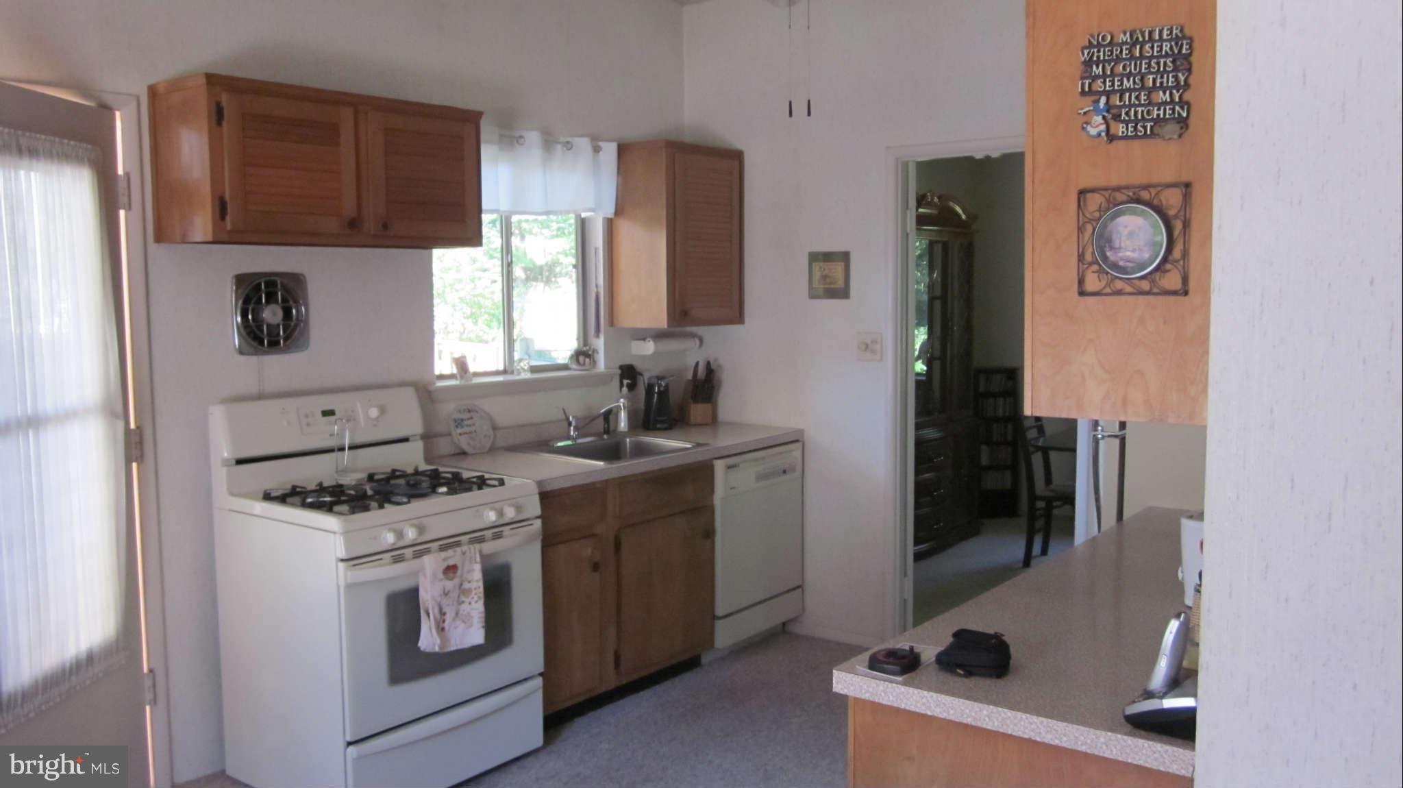 4808 Twinbrook Road Fairfax, VA 22032 - Photo 4 of 14 Kitchen