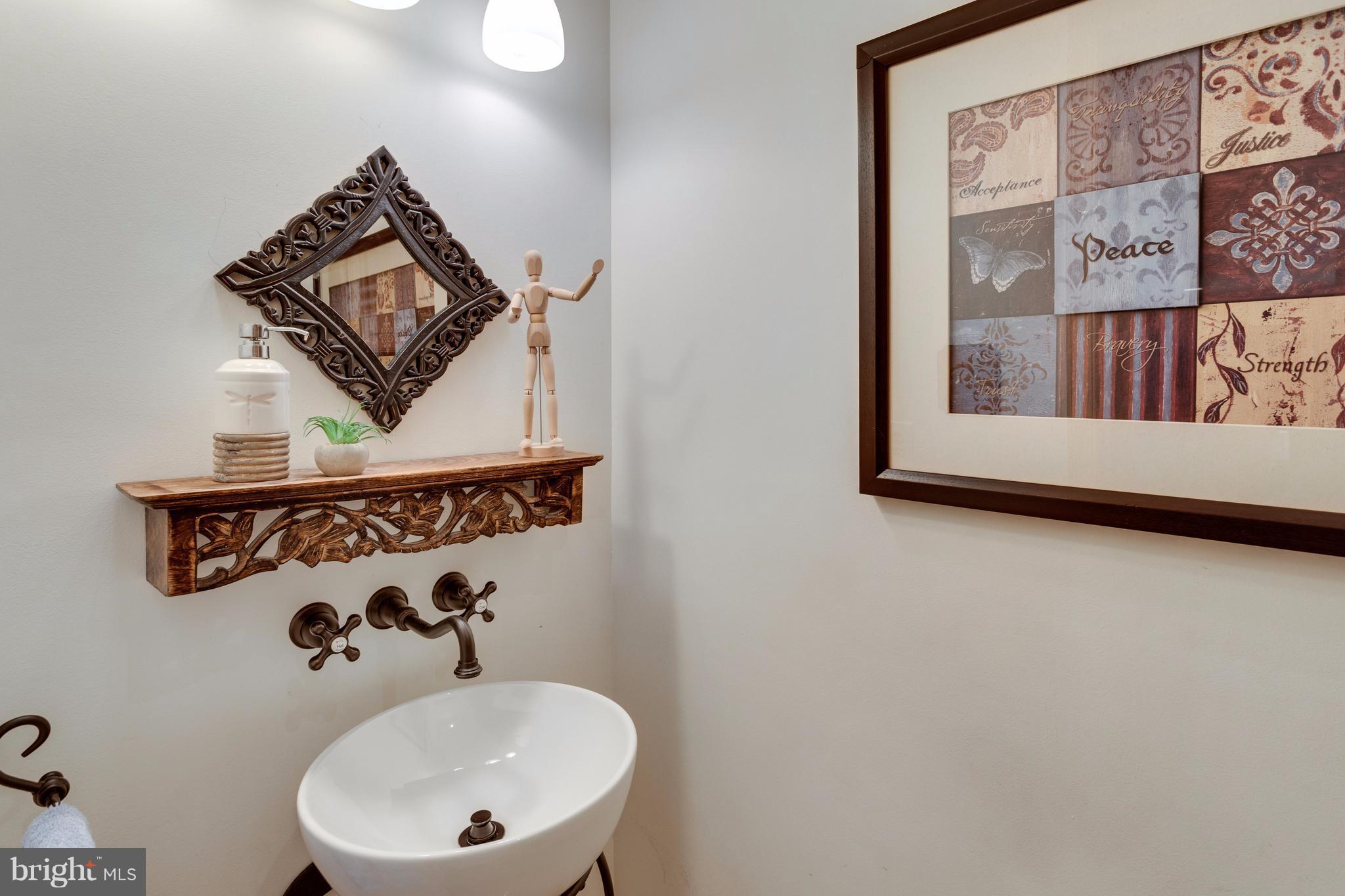 9803 Natick Road Burke, VA 22015 - Photo 14 of 29 Bath