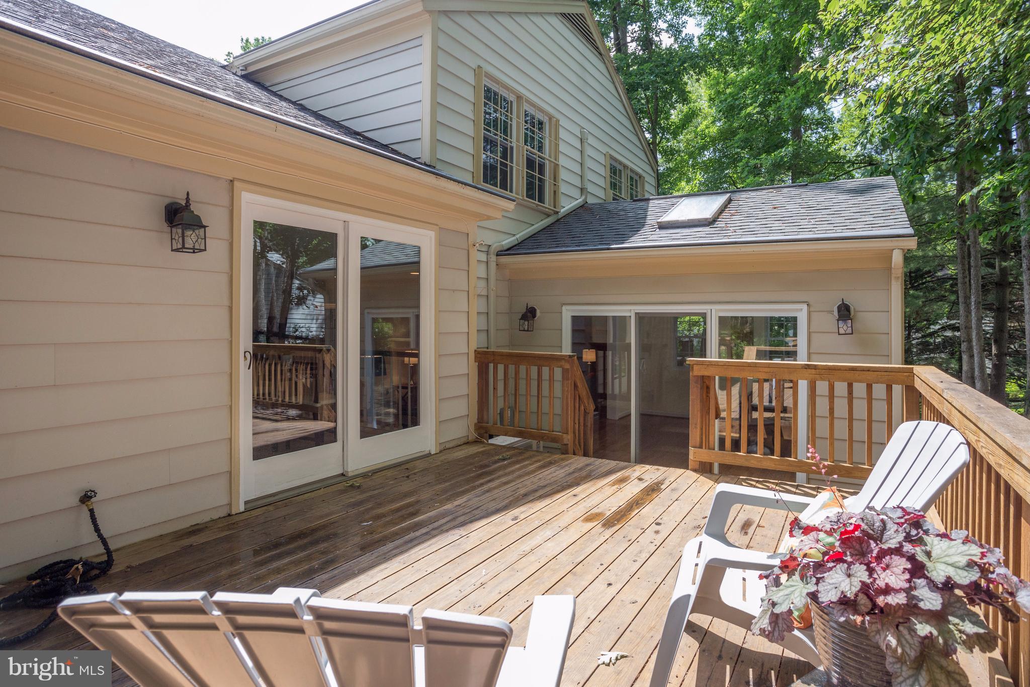 9803 Natick Road Burke, VA 22015 - Photo 27 of 29 Exterior (Rear)