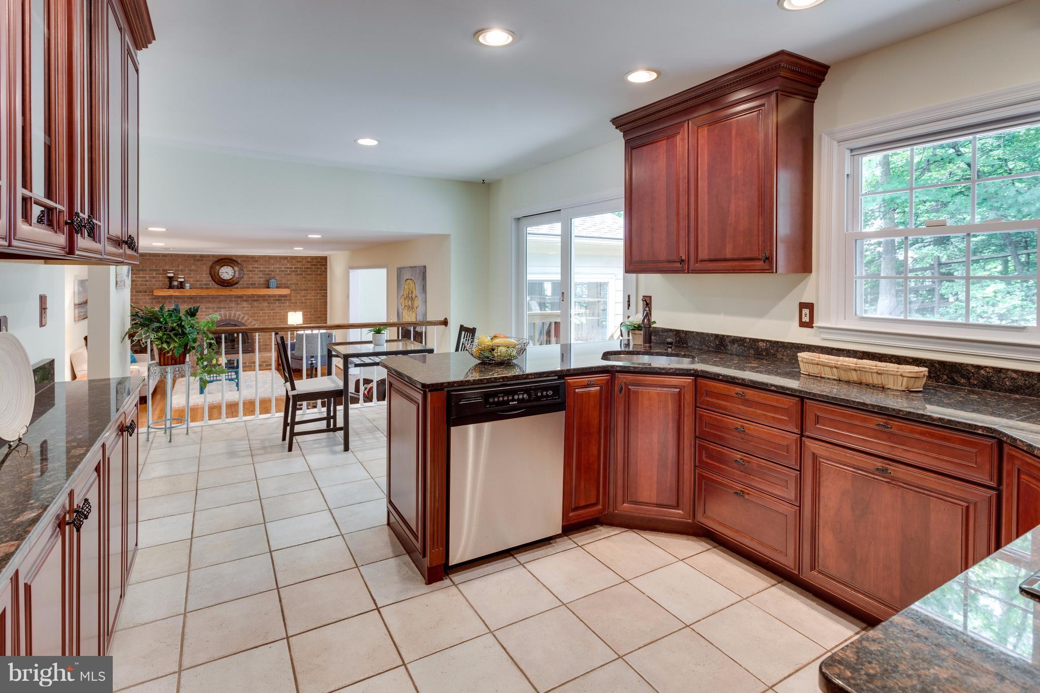 9803 Natick Road Burke, VA 22015 - Photo 9 of 29 Kitchen