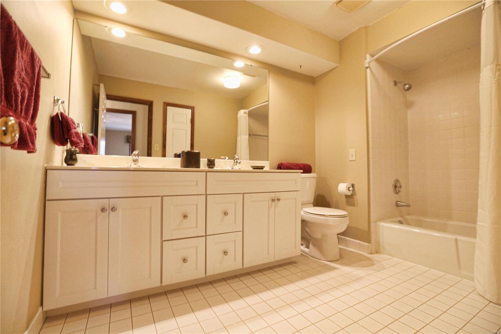 1726 Horseshoe Ridge Road Chesterfield, MO 63005 - Photo 22 of 49 Gallery Image 22