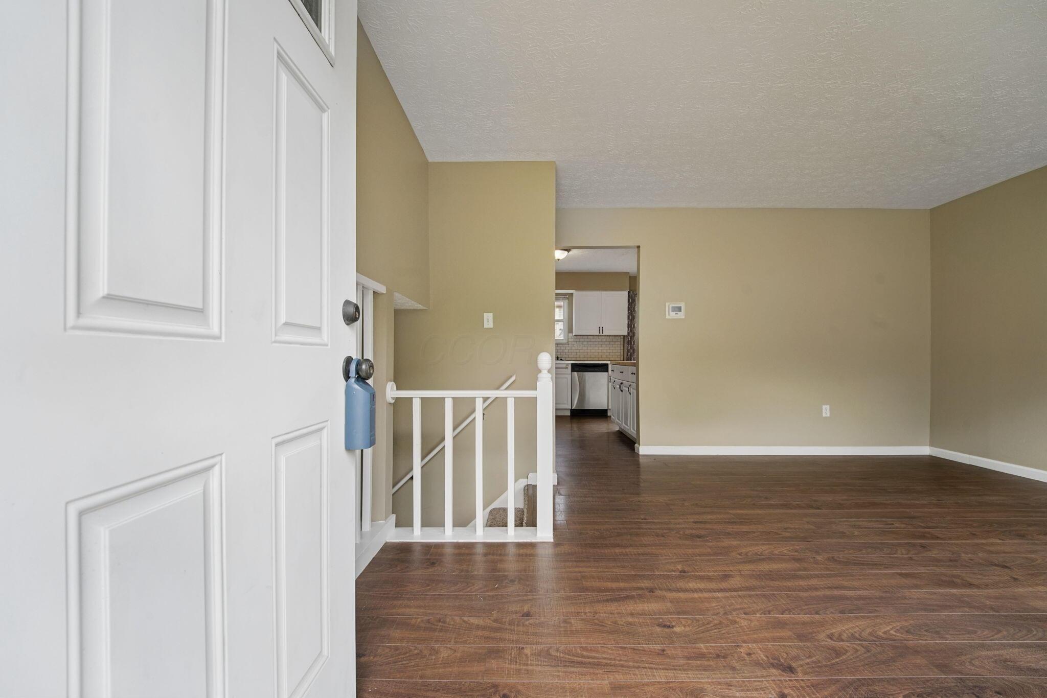 4909 Dunlap Road Columbus, OH 43229 - Photo 5 of 38 5-web-or-mls-4909-dunlap-rd