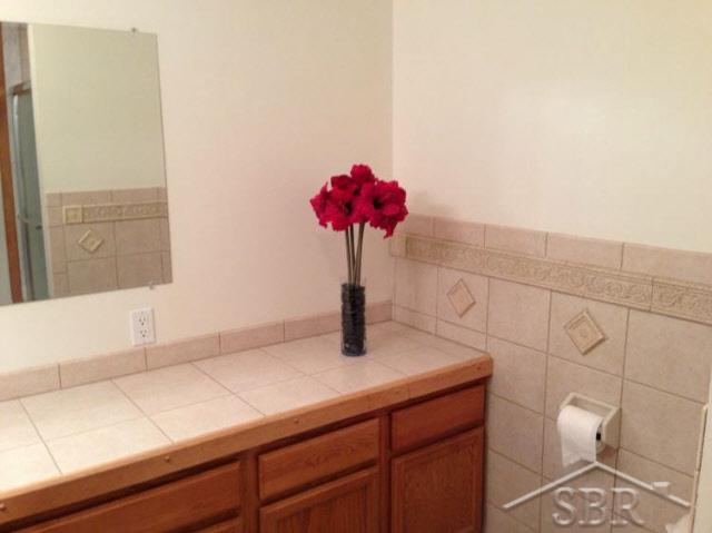 121 East Sugnet Road Midland, MI 48642 - Photo 9 of 19 20362646-8.JPG
