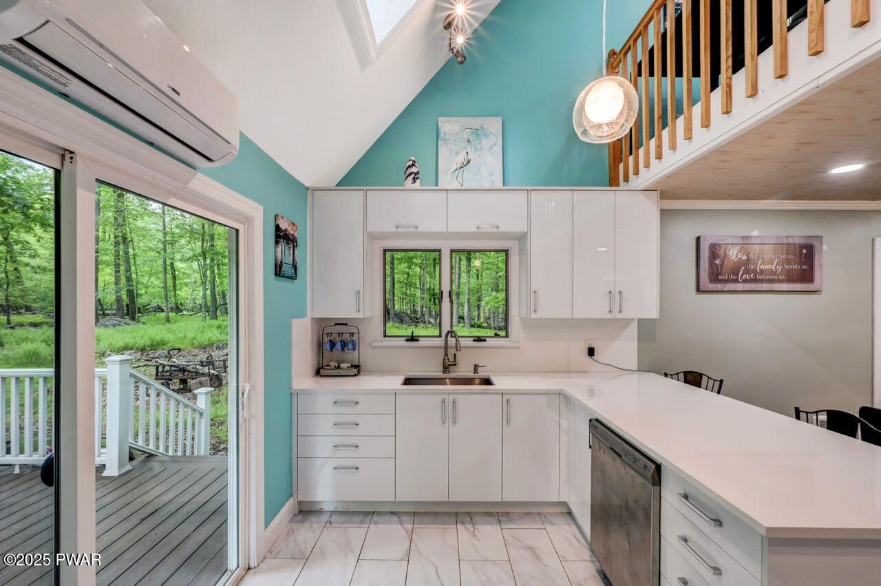 143 East Lakeview Road Lackawaxen, PA 18435 - Photo 17 of 73