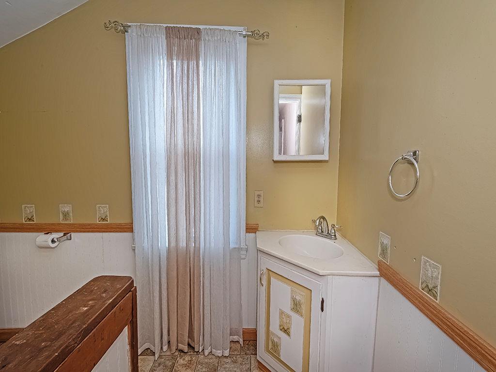 386 Fanker Road Harmony, PA 16037 - Photo 28 of 47