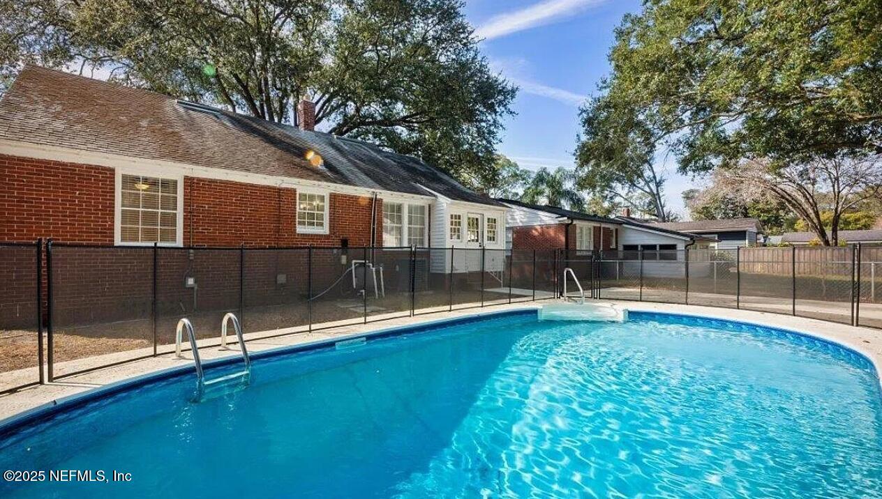 1639 Parrish Place Jacksonville, FL 32205 - Photo 3 of 10 Screenshot_17-3-2025_141251_www.zillow.c