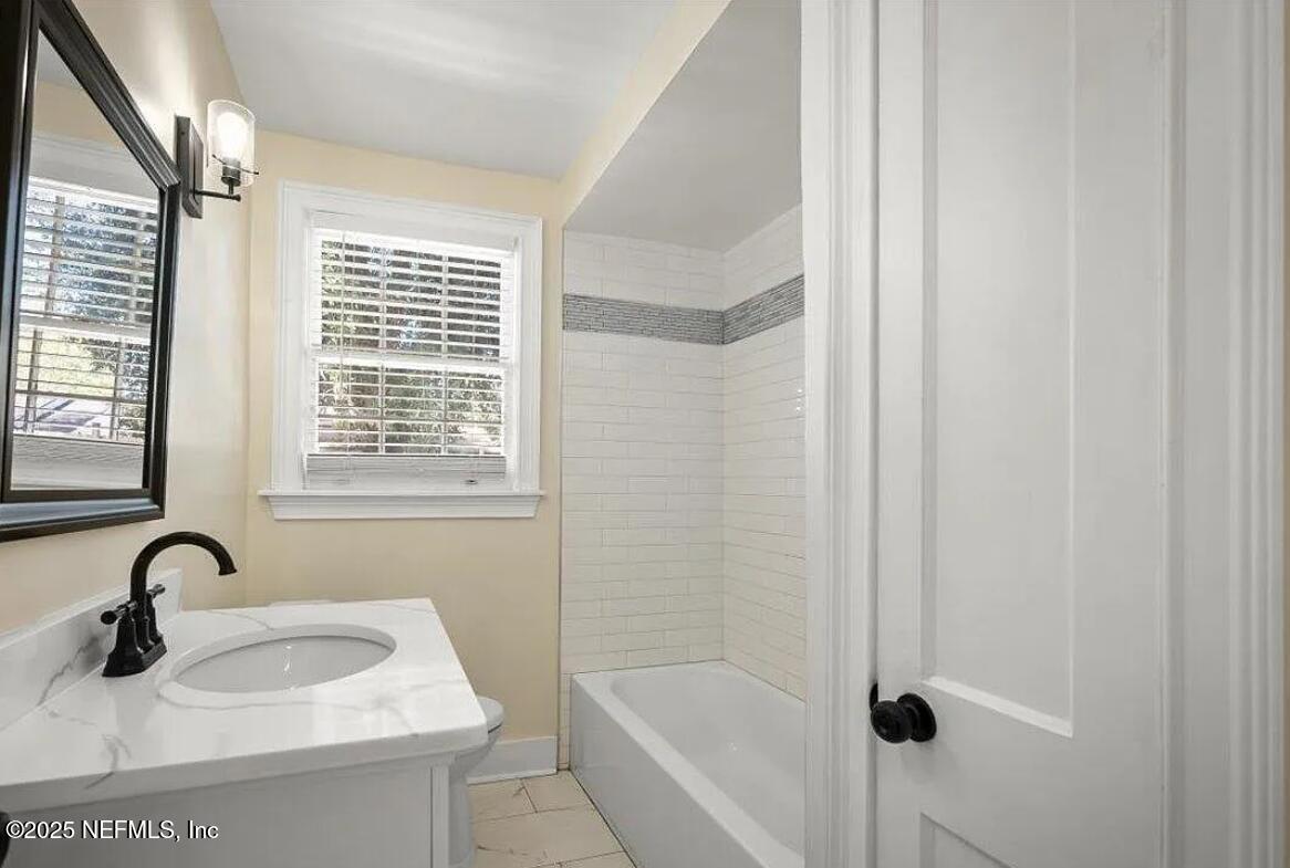 1639 Parrish Place Jacksonville, FL 32205 - Photo 4 of 10 Screenshot_17-3-2025_141611_www.zillow.c