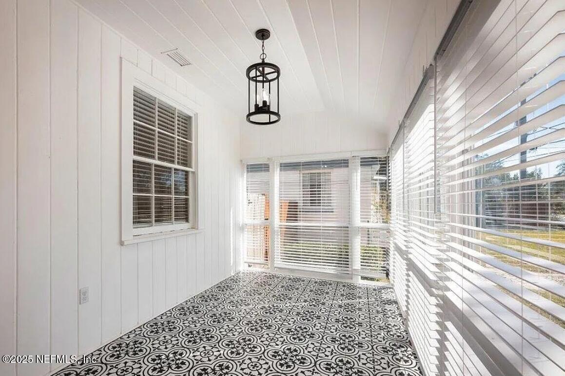 1639 Parrish Place Jacksonville, FL 32205 - Photo 6 of 10 Screenshot_17-3-2025_14159_www.zillow.co