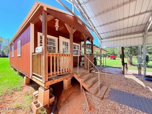 $259,000 | 608 East 98th Highway, Tylertown, MS 39667