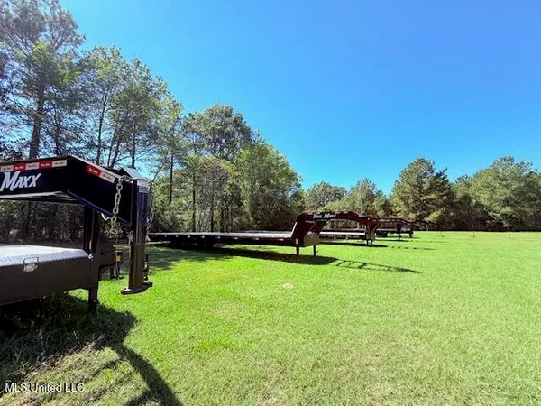 $259,000 | 608 East 98th Highway, Tylertown, MS 39667