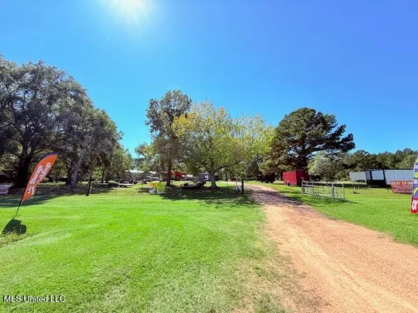 $259,000 | 608 East 98th Highway, Tylertown, MS 39667