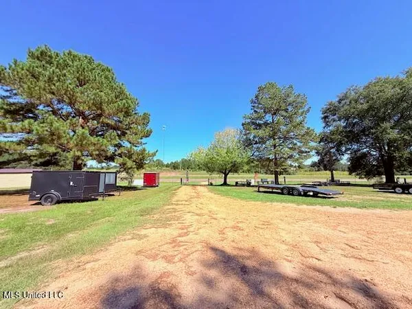 $259,000 | 608 East 98th Highway, Tylertown, MS 39667