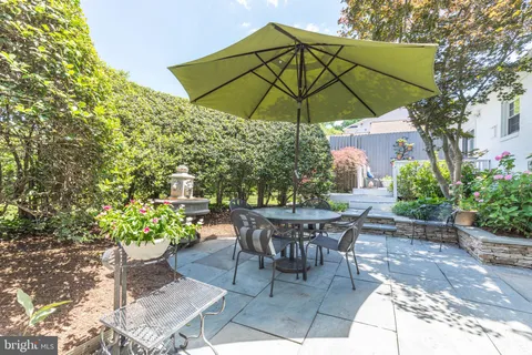 $900,000 | 4509 Clearbrook Lane, Kensington, MD 20895
