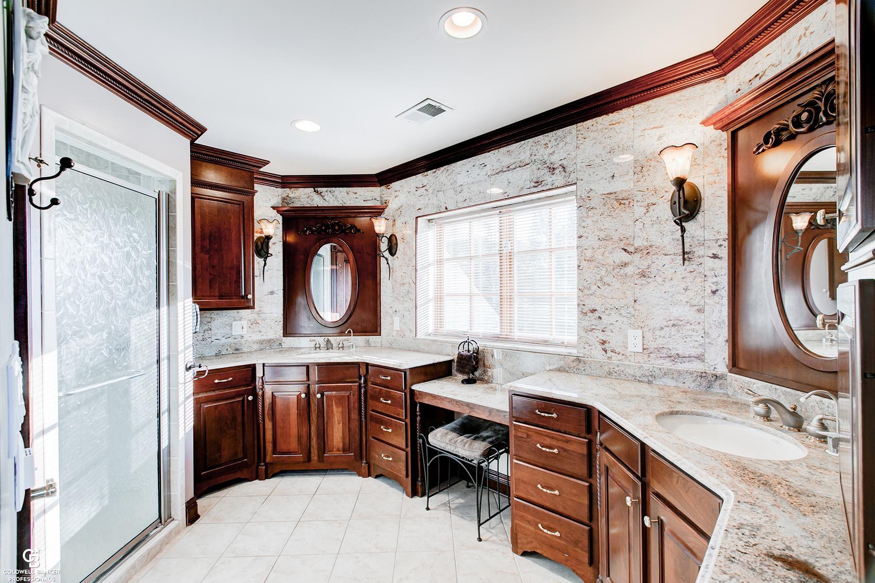 3864 North Lakeshore Road Deckerville, MI 48427 - Photo 50 of 88 50107318-49.JPG