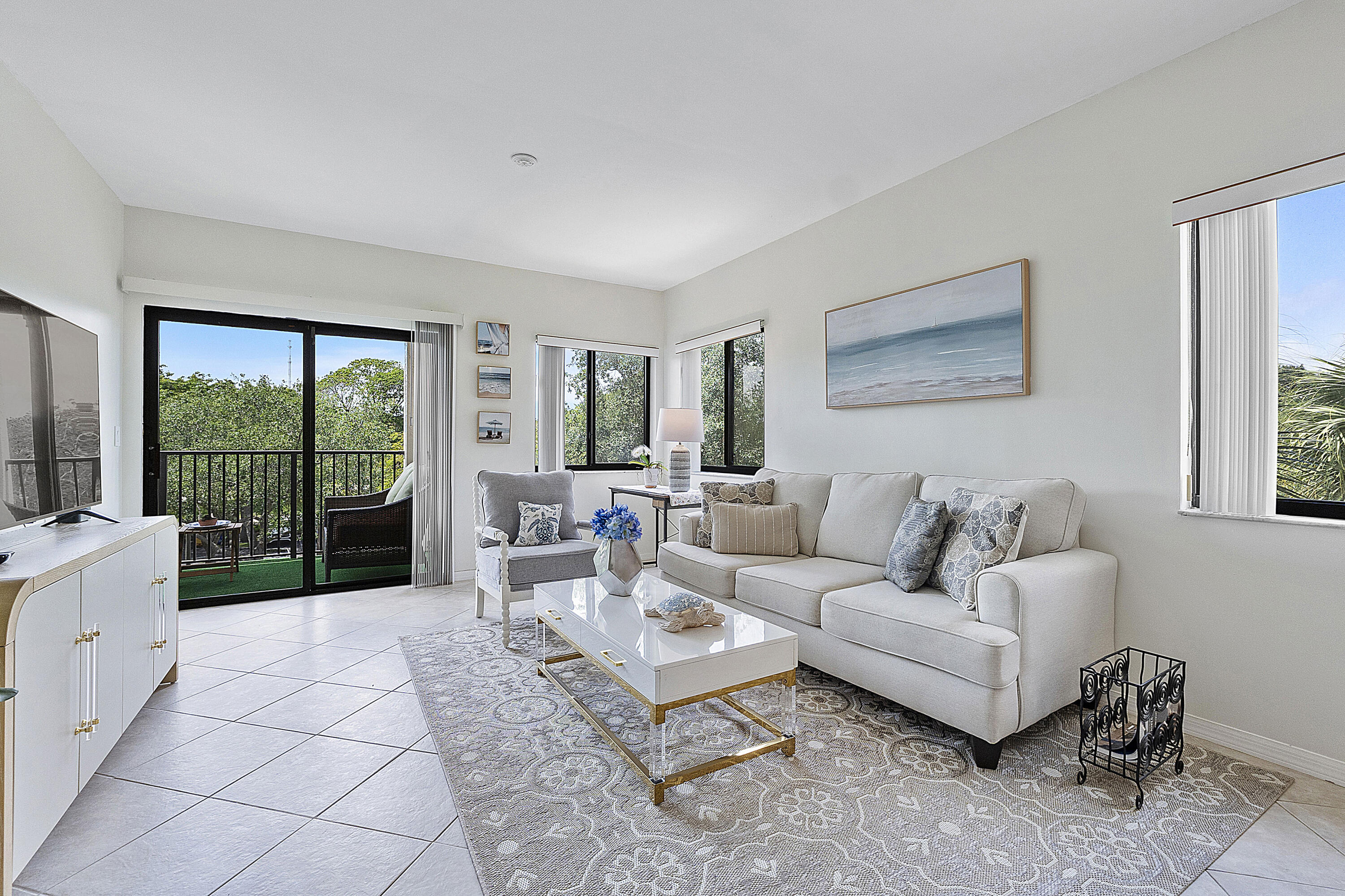 2105 Lavers Circle, Unit 305 Delray Beach, FL 33444 - Photo 17 of 43 2105 Lavers Cir_023