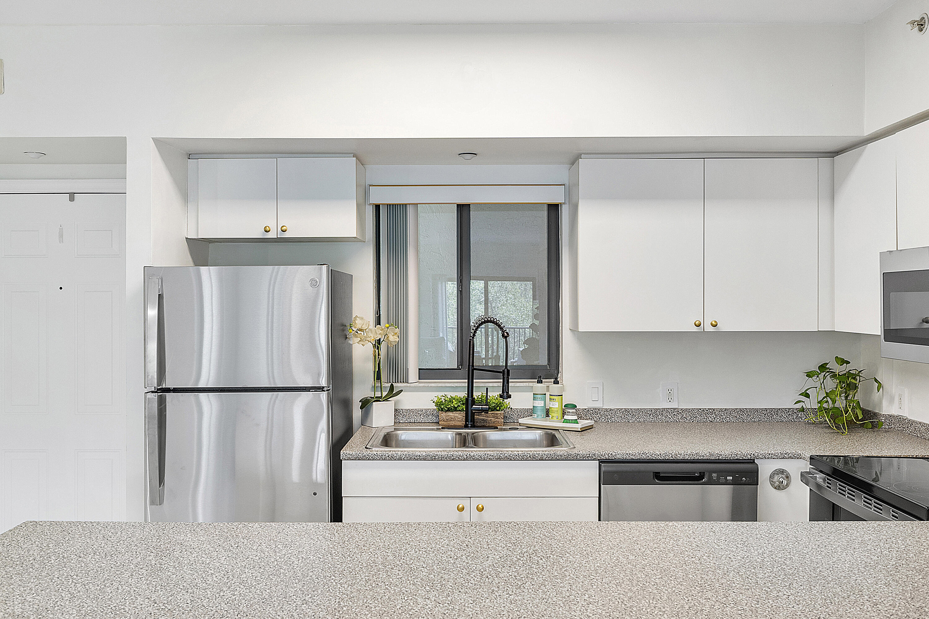 2105 Lavers Circle, Unit 305 Delray Beach, FL 33444 - Photo 21 of 43 2105 Lavers Cir_028