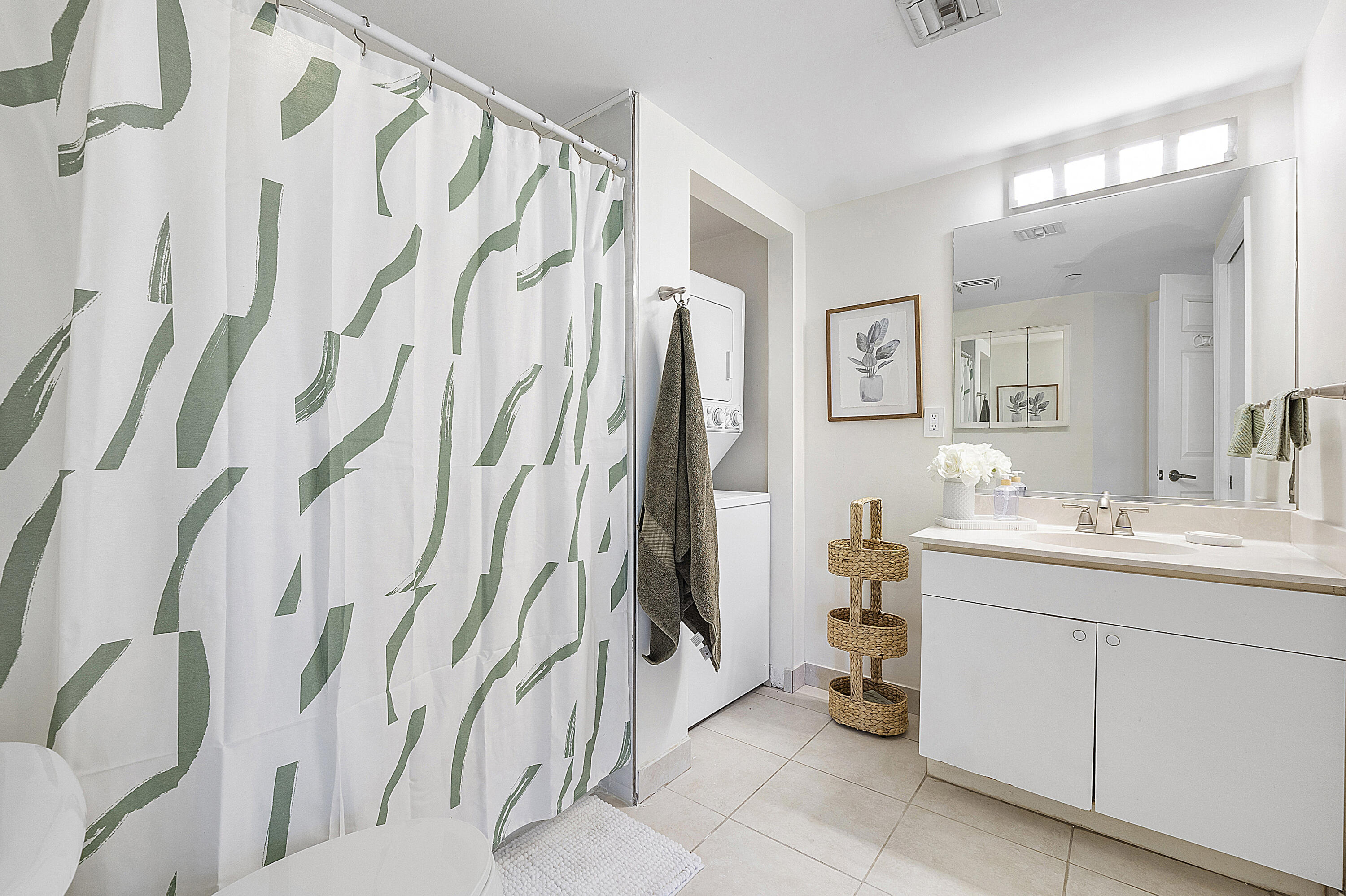 2105 Lavers Circle, Unit 305 Delray Beach, FL 33444 - Photo 29 of 43 2105 Lavers Cir_038