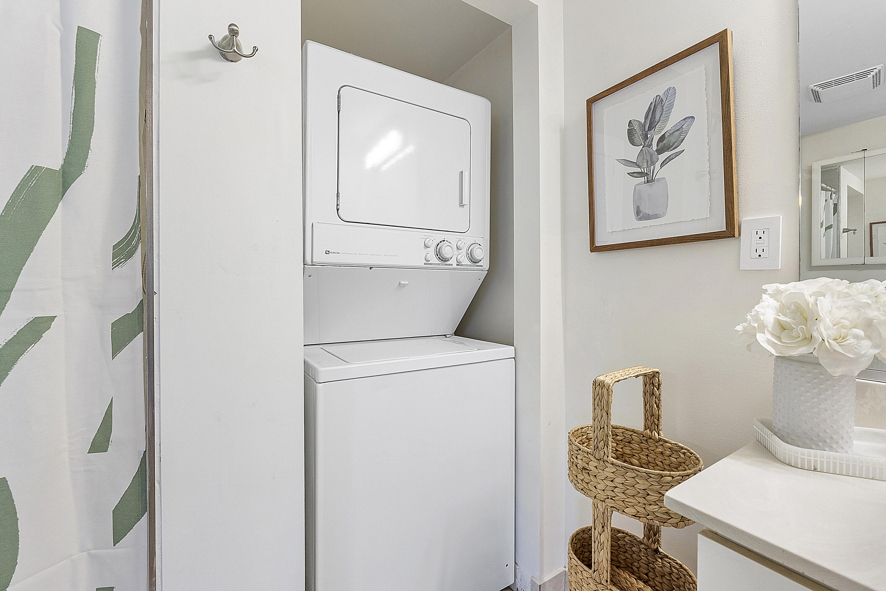 2105 Lavers Circle, Unit 305 Delray Beach, FL 33444 - Photo 31 of 43 2105 Lavers Cir_040