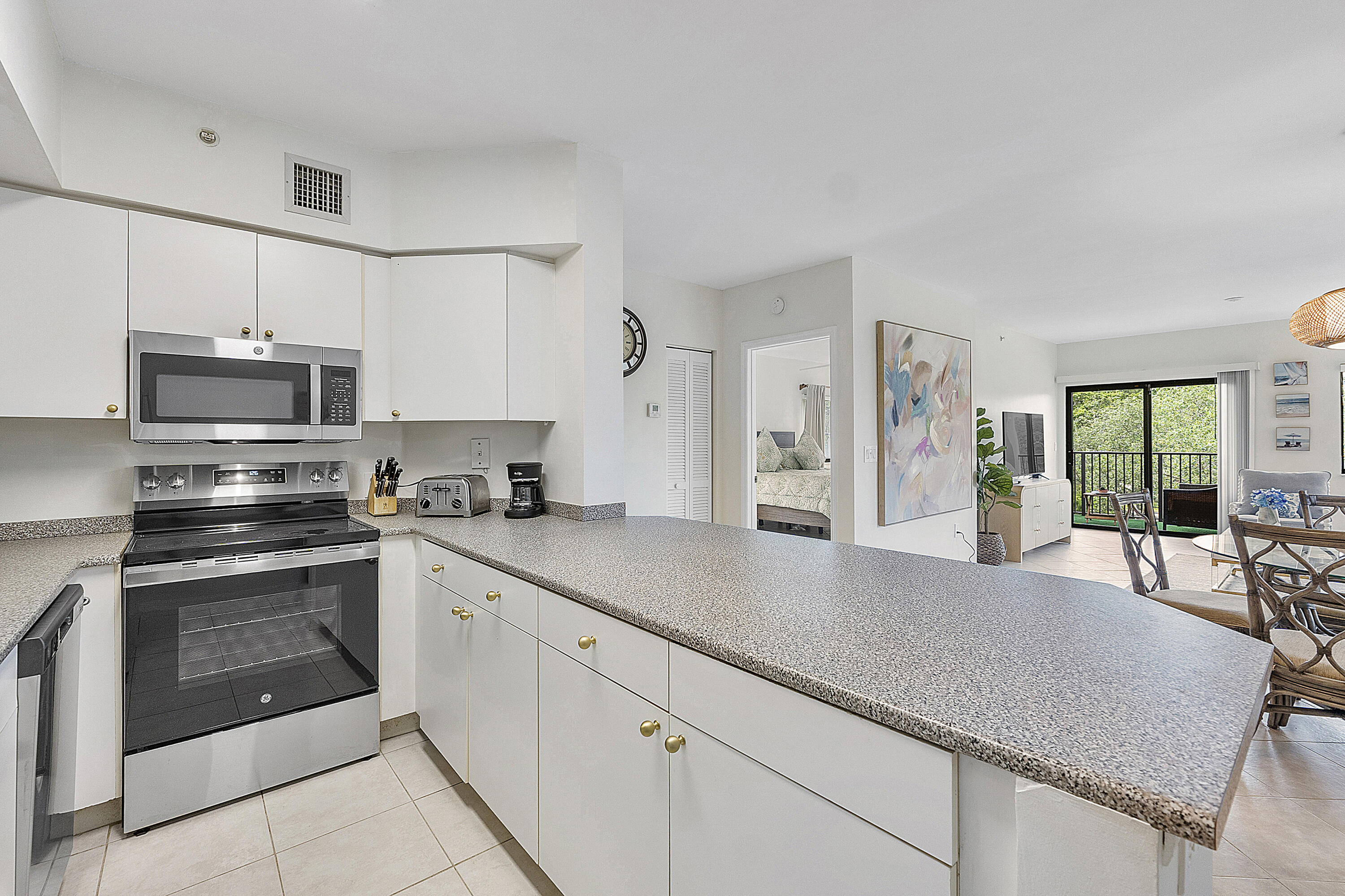 2105 Lavers Circle, Unit 305 Delray Beach, FL 33444 - Photo 10 of 43 2105 Lavers Cir_016