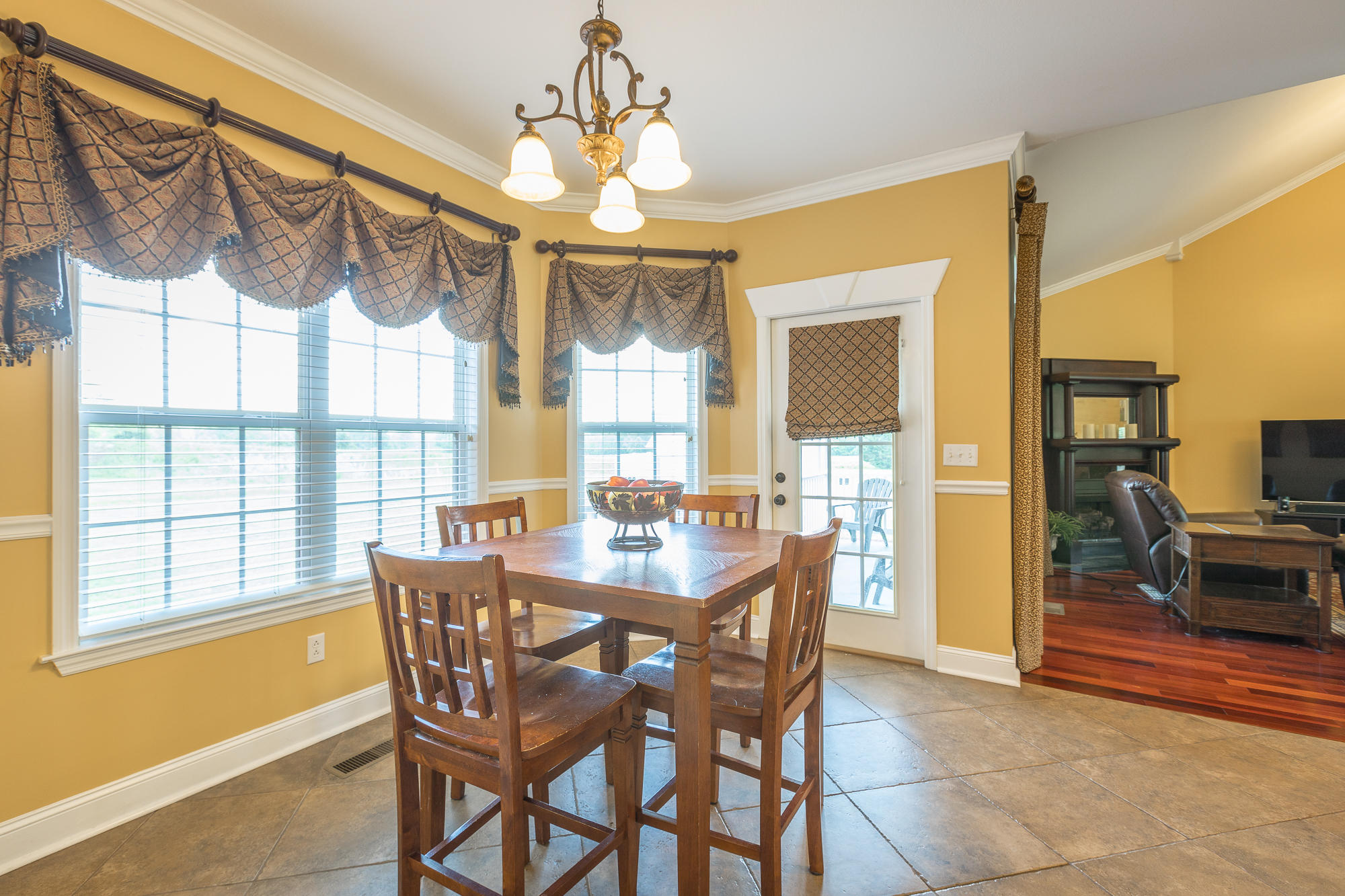 250 Shady Grove Road Sequatchie, TN 37374 - Photo 18 of 46 Eating Area