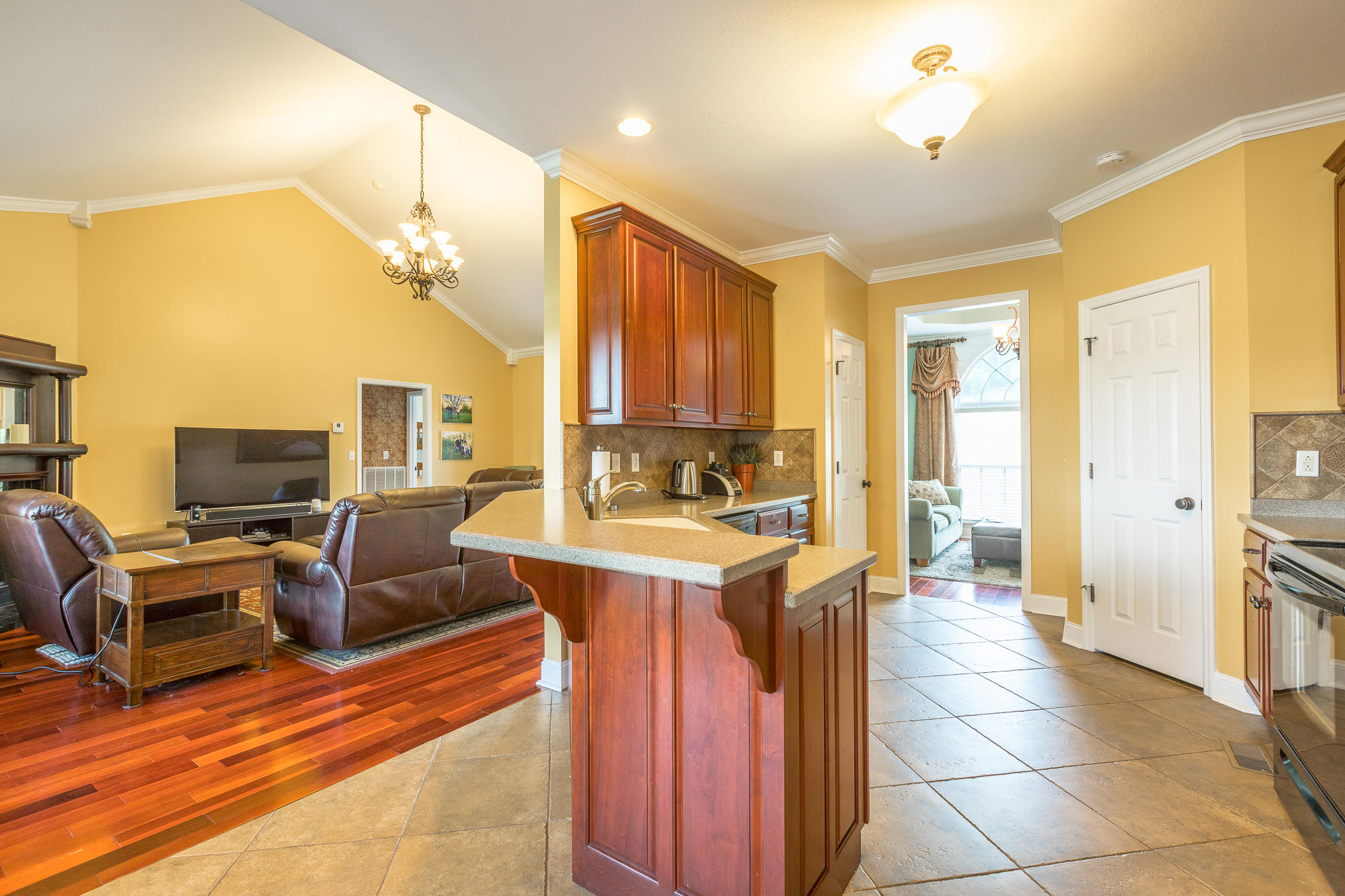 250 Shady Grove Road Sequatchie, TN 37374 - Photo 20 of 46 Kitchen with Bar